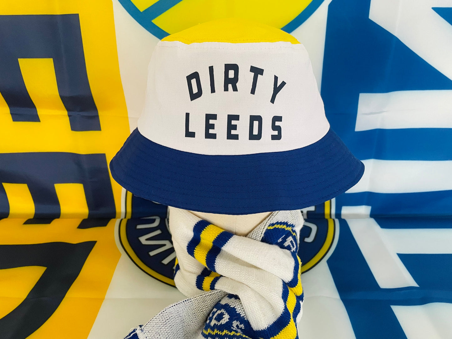 'DIRTY LEEDS-RETRO' Bucket Hat